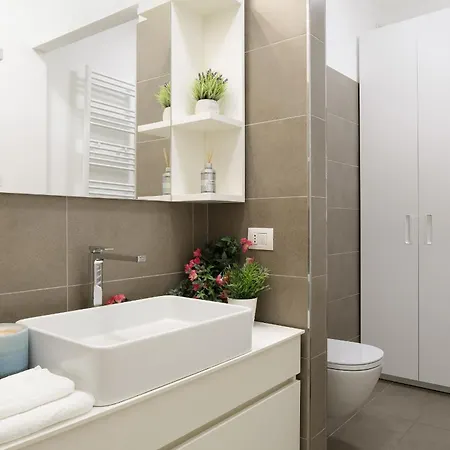 Tra Le Mura Di Apartamento Como